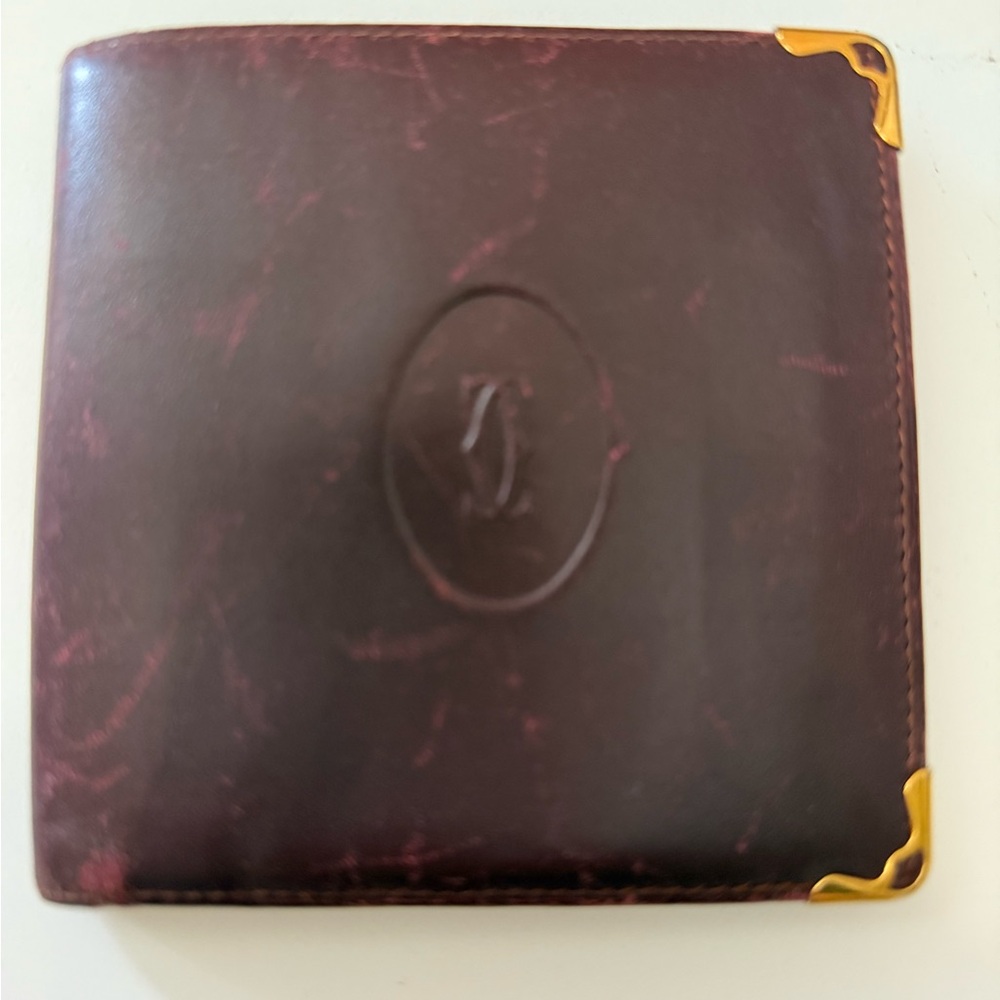 Cartier bifold wallet (Guc)